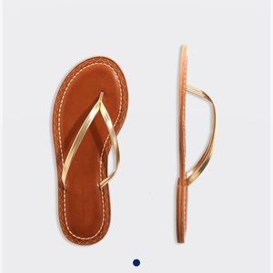 Vineyard Vines sunset flip flop- gold leather